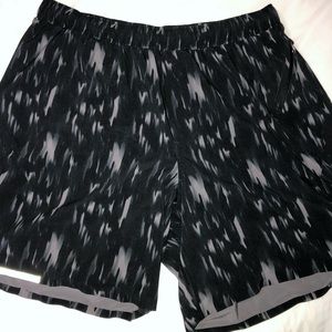 Large men’s lululemon shorts